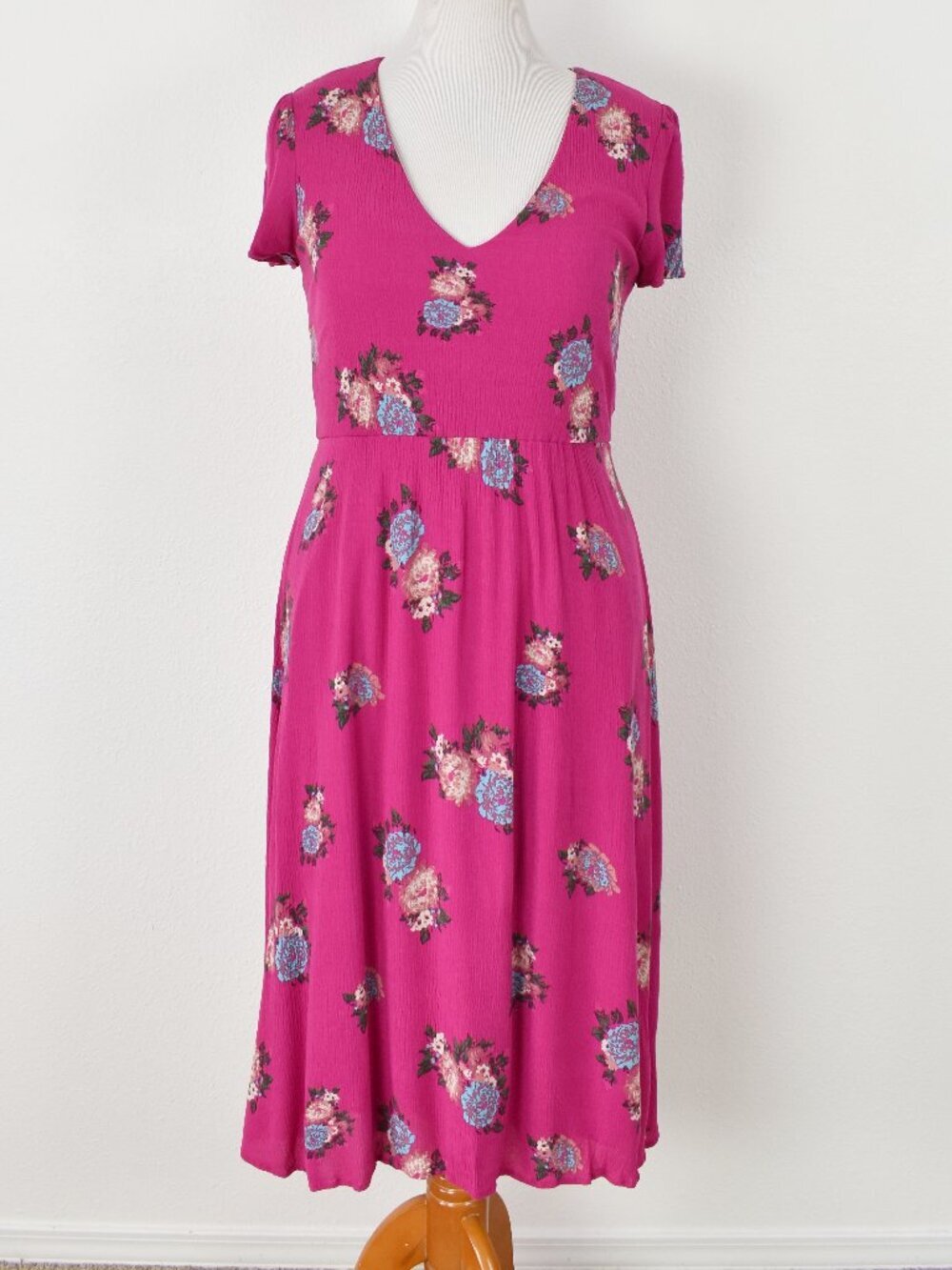 Wayf Floral Crinkle Midi Dress - L - Picture 5 of 10